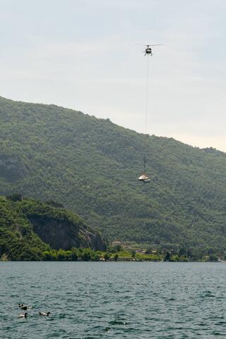 Trasporto_feltro_The_Floating_Piers_08.jpg